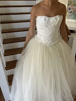  White By Vera Wang  Ivory Wedding Dress Size 2 Ball Gown Tulle Lace • $225