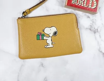 Coach X Peanuts  Small Corner Zip Wristlet With Snoopy Present Motif NWT • $45.50