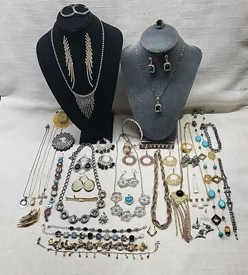 Large Vintage And Costume Jewelry Lot • $32.95