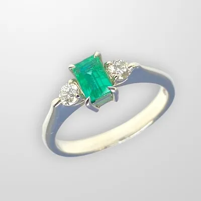 £1195 • Buy Hallmarked 18ct White Gold, Green Emerald & Diamond 3 Stone Ring. UK Size O, 18k