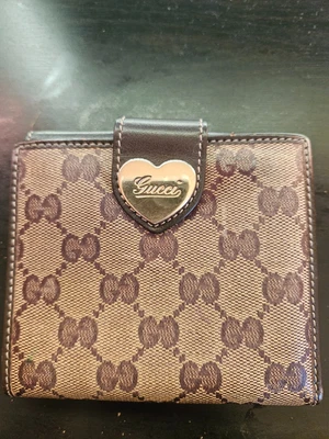 $180 • Buy Gucci Wallet