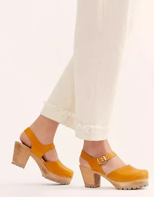 New $129 MIA Abba Mustard Yellow Leather Swedish Closed Toe Wooden Clogs Shoe 38 • £72.31