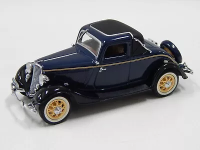 1:43 1933 Ford V8 Coupe (Washington Blue) Carlectables 43563 • $45.86