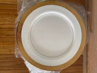 Mikasa Harrow Dinner Plate New ! • $30