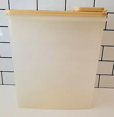 VTG Tupperware Cereal Keeper Container Clear Plastic Tan Almond Lid 1588-8 • $15.99