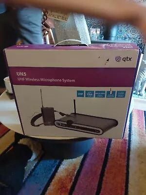 Un5 Uhf Wireless Microphone System • £20