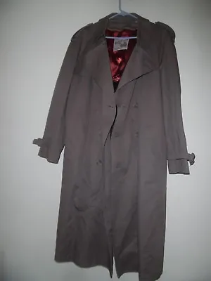 Vtg Royal Castle Fog All Weather Trench Coat 44R  Out Lining MINT • $29.99