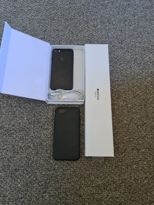 $250 • Buy IPhone 7 128GB Back + Apple Watch Series 3 42mm Space Gray 