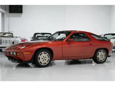 1984 Porsche 928 S Sunroof Coupe • $69900