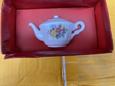 Queensway China Miniature Teapot • £4