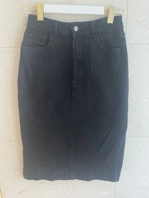 $32 • Buy Women’s Scanlan & Theodore Skirt. Size 10
