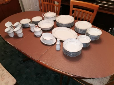£50 • Buy Legendary By Noritake Silk Garland Dinner Set And Tea Set 3792 72 Piece
