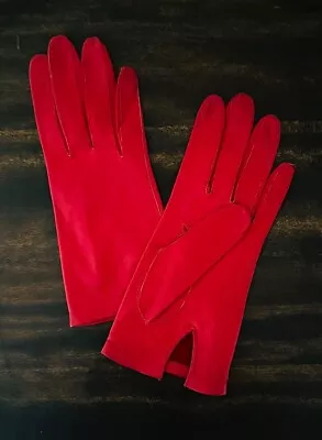 MINT Or NEW Vintage LIPSTICK RED Wrist Kid Leather Gloves Size 6.5 6 1/2 • $32.40