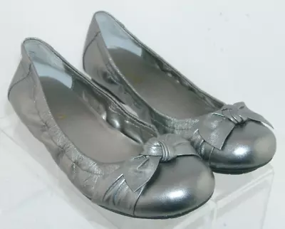 Me Too Nicki Silver Leather Round Toe Bow Knotted Slip On Ballet Flats 6M • $34.99