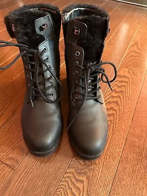 Michael Kors Black Leather/Faux Fur Lined Round Toe Lace/Zip Up Combat Boots 7.5 • $65