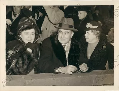 1939 Philadelphia PA Sec Of Navy Charles Edison Wife & Mrs Wilson Press Photo • $15