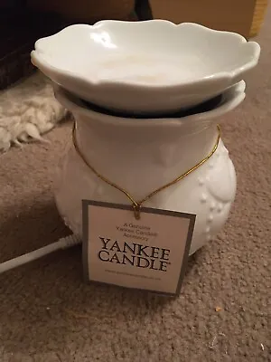 £20 • Buy Yankee Candle Electric Wax Melt Burner White With Heart Design