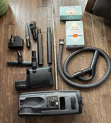 Aerus (Electrolux) Lux Legacy Canister Vacuum C153E  Black EUC!!!! 2019 • $549