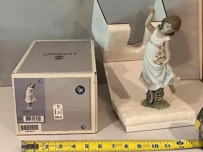 $149.99 • Buy KNOCKOUT LLADRO #6580   GARDEN DANCE   GIRL WITH FLOWERS EXCELLENT/MINT W/O.BOX