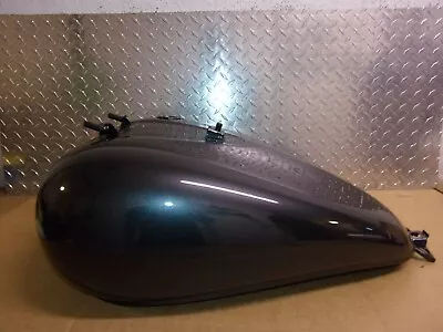 808 B Kawasaki Vulcan Vn 900 Classic 2006 Oem  Fuel Gas Tank & No Gas Cap • $499.99