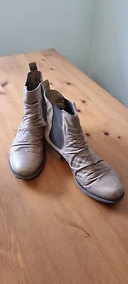 EOS Leather Boots Size 38 Au 7 • $25