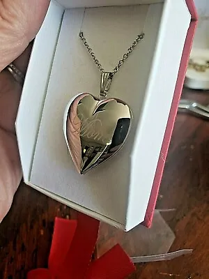 Stunning White Gold Plated Mom I Love You Heart Locket NEW BOXED Mothers Day • $29.99