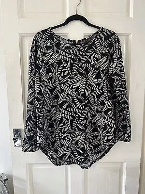 Long Line Zip Back Jumper Top Black Cream 10-12 • £5