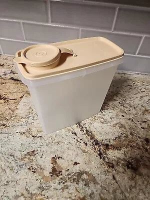 Vintage Tupperware #469 Cereal Keeper Container With #470/471 Beige Lid • $6.99