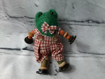 Vtg Felt Frog Male Buttons Bow Tie Overalls Country Grouch Refrigerator Magnet Z • $4.72