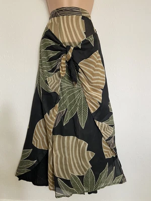 £0.99 • Buy WALLIS UK 6/8 Black Mix Cotton Blend Vintage Tropical Print Tie Front Skirt