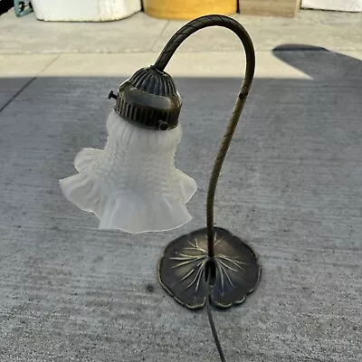 Vintage Gooseneck Mid Century Brass Lily Pad Flower Table Lamp Arched Neck Metal • $50