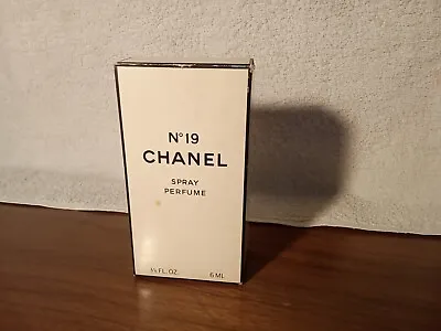 Rare Vintage Chanel No 19 Eau De Toilette Spray 1/5 Fl O Refillable Gold/silver • $28