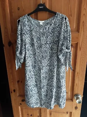 H&M Dress/Long Top White With Blue Flowers Size 36 • £8.50