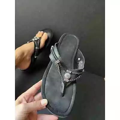 Minnetonka Silverthorn Slides Flip Flop Sandals Black Leather Sz 9 M • $12.99