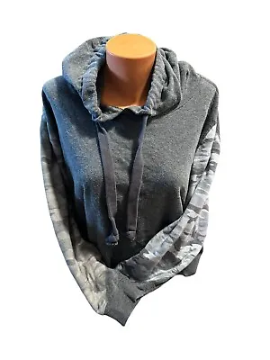 Women’s Vintage Havana Gray Green Camo Cropped Hoodie Size Medium Soft • $13.99