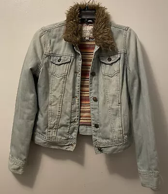 I Love H81 Blanket Lined Jean Denim Jacket Size Medium • $11.90