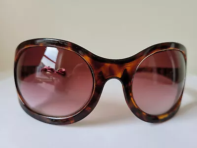 $9.99 • Buy Steve Madden Girl Womens Oversized Curved Oval Sunglasses Preowned S148 TS