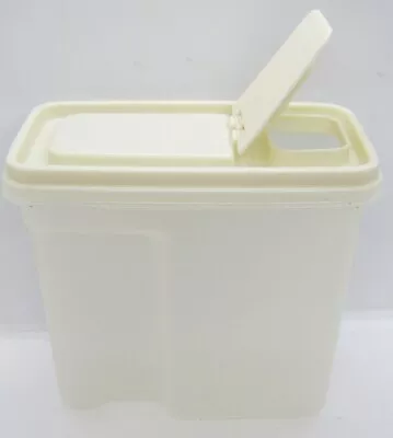 Vintage Rubbermaid Servin Saver #4 4-Cup Lidded Container. • $11