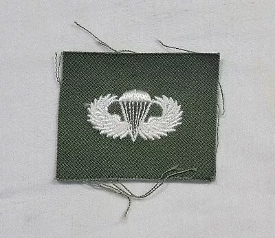 Us Army White Paratrooper Wings Airborne Tab Vietnam/cold War Era Patch • $10.99
