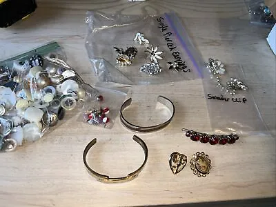 (Cjl1) Junk Drawer Costume Jewelry Lot. Some Broken Many Singles Avon Pins • $14.99