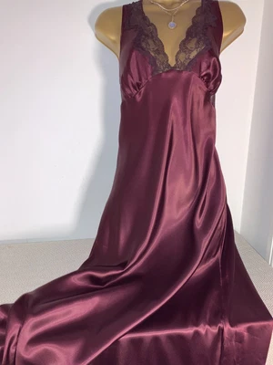 £5 • Buy Vtg St Michael Glossy Satin Ultra Negligee / Chemise Berry Size 16
