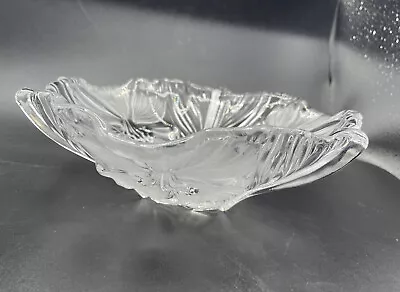 Mikasa Hibiscus Frost Crystal Serving Bowl – Decorative Accessory 8 ¾” • $16