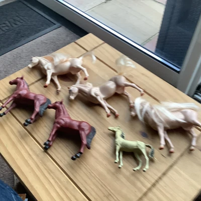 £4.99 • Buy Horses Plastic Figures  6 In Total