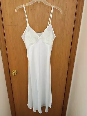 VTG Dentelle White Satin Polyester Beaded Floral Long Nightgown SZ M • $10