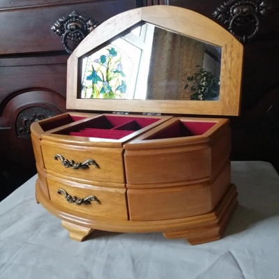 £40 • Buy Lovely Vintage Wooden Musical Jewellery Box By MELE - Playing  Memories 