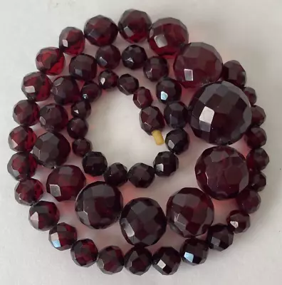 Vintage Cherry Amber Red Bakelite Graduated Carved Faceted Beaded Necklace 20  • $139.99