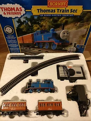 Hornby R9071 Thomas And Friends Train Full Set  • £78.45