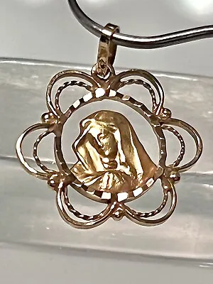 18kt YELLOW GOLD~ROUND MADONNA VIRGIN MARY MEDAL CHARM PENDANT • $179