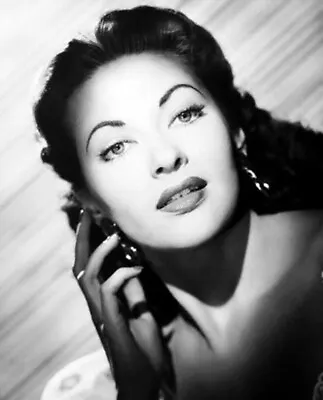 Yvonne De Carlo Studio Photo Poster Framing Print 8 X 10 • £9.14