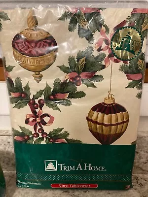 $16.35 • Buy Vintage 52x70  Christmas Flannel-Backed Oblong Vinyl Tablecloth Ornaments 